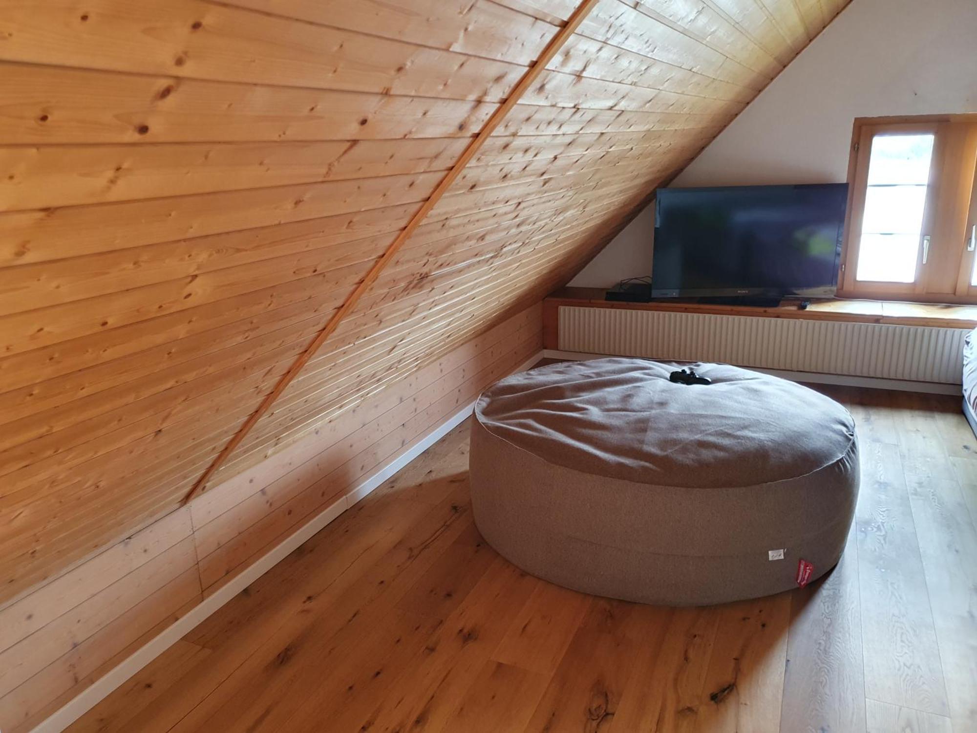 3 Bedroom Swiss House On 3 Floors Oberglatt Номер фото